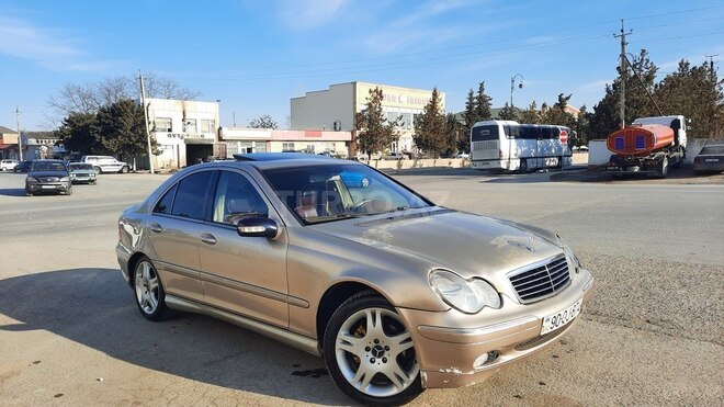Mercedes C 240 2001, 325,800 km - 2.6 l - Quba