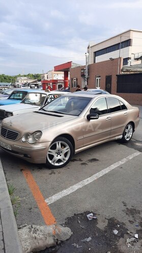 Mercedes C 240 2001, 325,800 km - 2.6 l - Quba