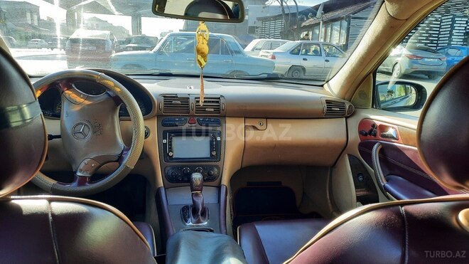Mercedes C 240 2001, 325,800 km - 2.6 l - Quba