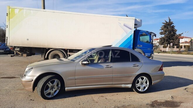 Mercedes C 240 2001, 325,800 km - 2.6 l - Quba