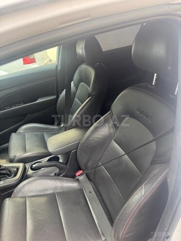 Hyundai Elantra 2017, 81,173 km - 1.6 л - Bakı