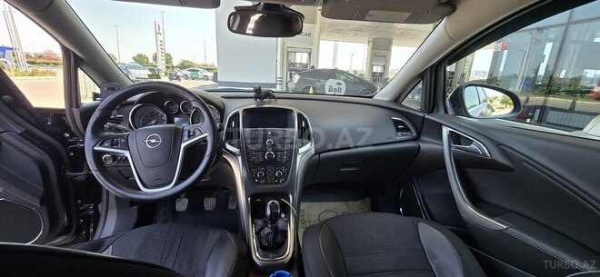 Opel Astra 2011, 214,000 km - 1.4 л - Bakı