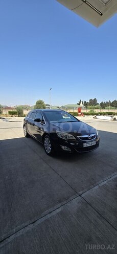 Opel Astra 2011, 214,000 km - 1.4 л - Bakı