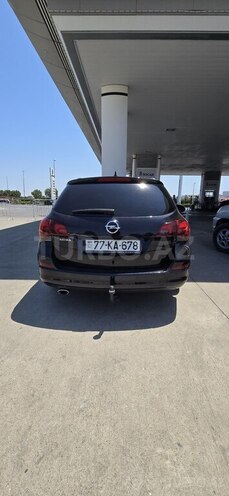 Opel Astra 2011, 214,000 km - 1.4 л - Bakı