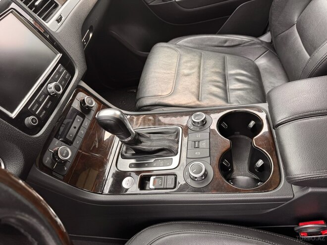 Volkswagen Touareg 2012, 147,000 km - 3.6 l - Qax