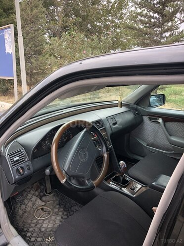 Mercedes C 200 1994, 301,118 km - 2.0 l - Bakı