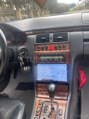 Mercedes E 240 1999, 282,149 km - 2.4 l - Bakı