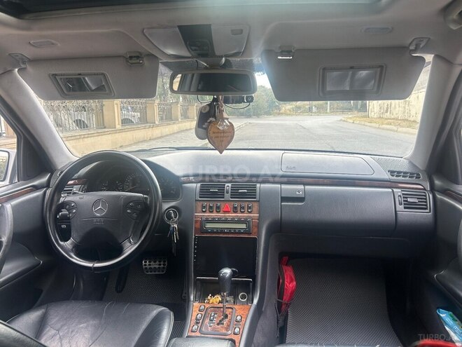 Mercedes E 240 1999, 282,149 km - 2.4 l - Bakı