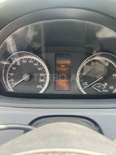 Mercedes Vito 111 2010, 318,456 km - 2.1 л - Bakı