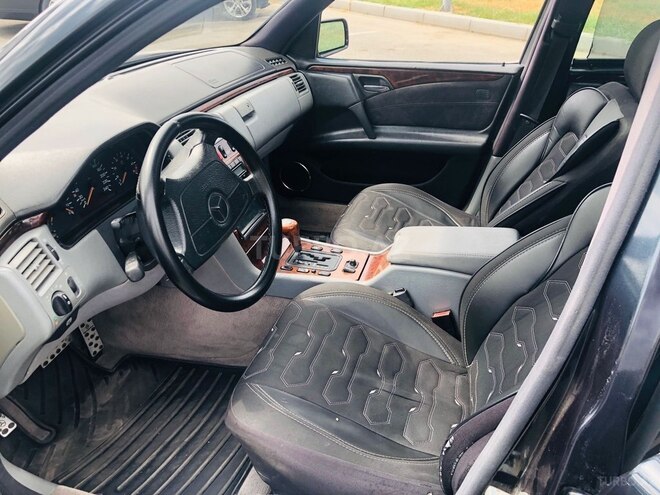 Mercedes E 240 1998, 250,000 km - 2.4 l - Ağcabədi