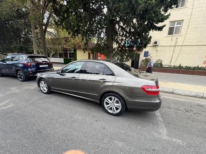 Mercedes E 220 2010, 292,900 km - 2.1 l - Bakı
