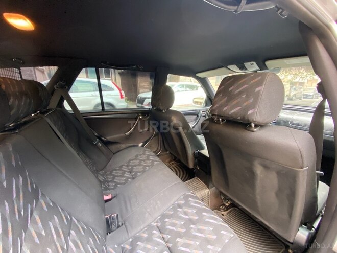 Mercedes C 220 2001, 356,000 km - 2.2 л - Bakı