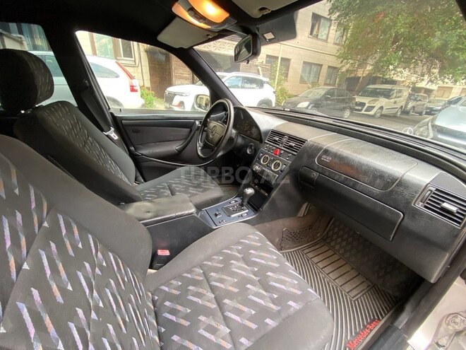 Mercedes C 220 2001, 356,000 km - 2.2 л - Bakı