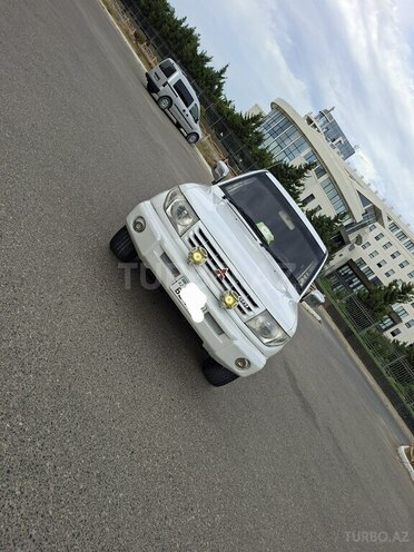 Mitsubishi Pajero io 1999, 380,000 km - 1.8 л - Bakı