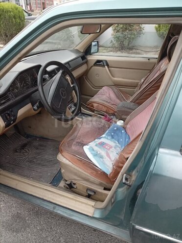 Mercedes E 200 1993, 500,000 km - 2.0 l - Sumqayıt