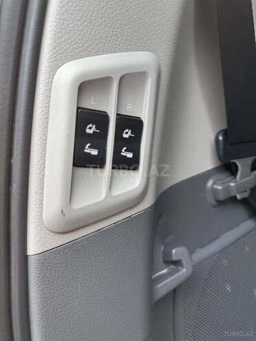 Toyota Land Cruiser Prado 2011, 135,000 km - 4.0 l - Bakı