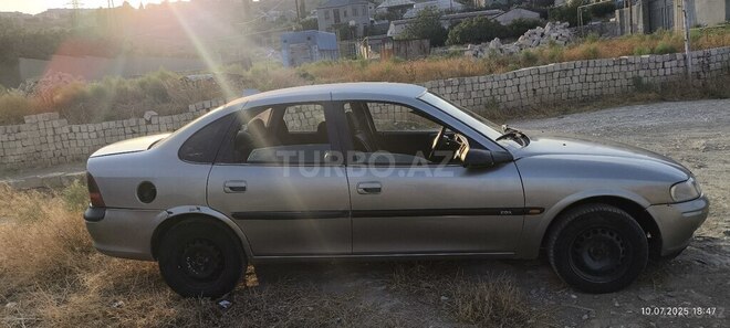 Opel Vectra 1996, 300,000 km - 1.7 l - Bakı