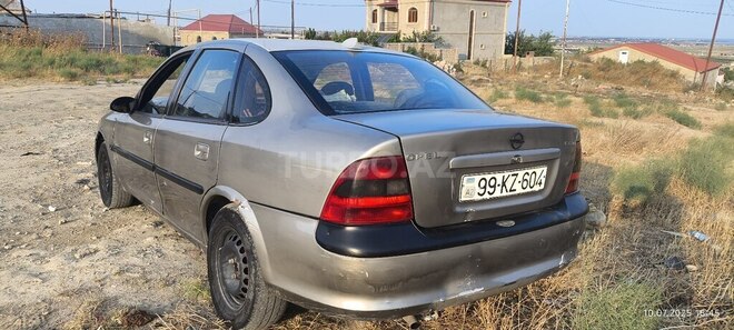 Opel Vectra 1996, 300,000 km - 1.7 l - Bakı