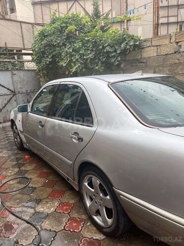 Mercedes E 220 1997, 500,000 km - 2.2 l - Bakı