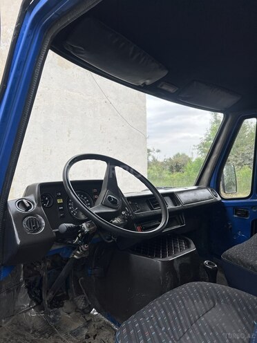 Mercedes 208 D 1990, 330,000 km - 2.5 l - Şəki