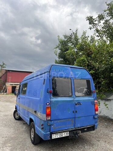Mercedes 208 D 1990, 330,000 km - 2.5 l - Şəki