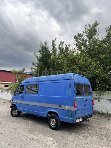 Mercedes 208 D 1990, 330,000 km - 2.5 l - Şəki