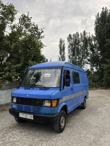 Mercedes 208 D 1990, 330,000 km - 2.5 l - Şəki