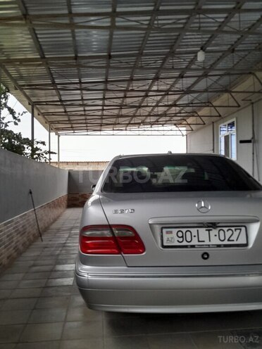 Mercedes E 270 1999, 347,530 km - 2.7 л - Salyan