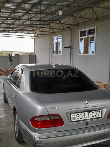 Mercedes E 270 1999, 347,530 km - 2.7 л - Salyan
