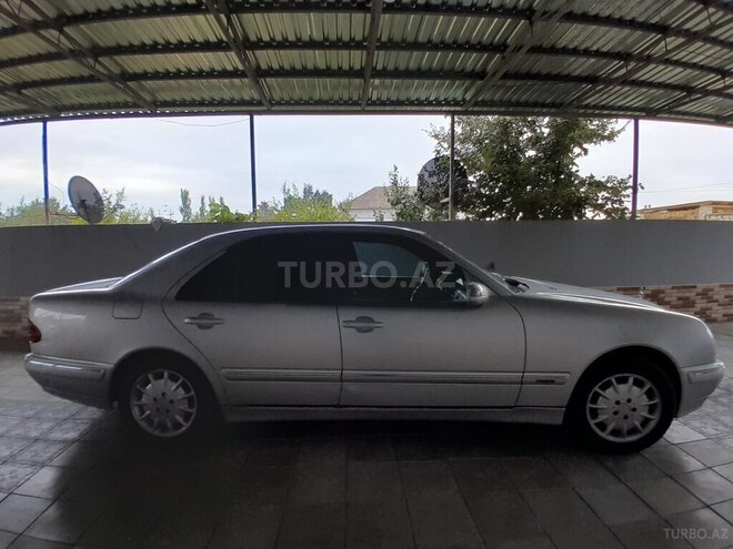 Mercedes E 270 1999, 347,530 km - 2.7 л - Salyan