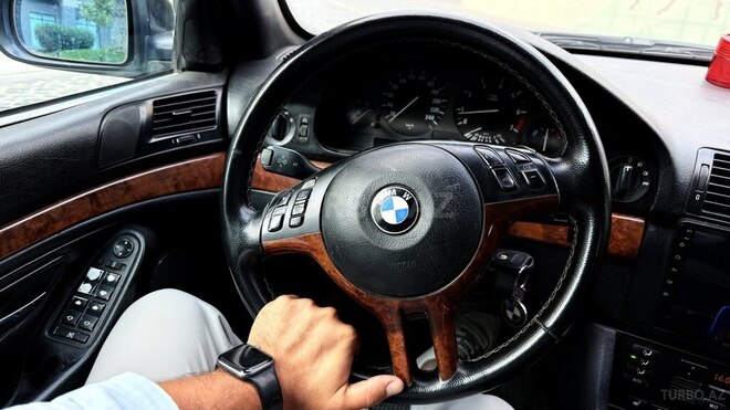 BMW 528 1999, 440,000 km - 2.8 l - Bakı