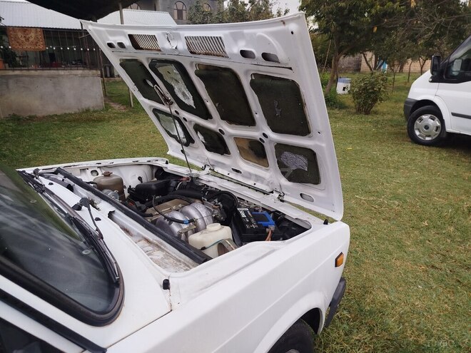 LADA (VAZ) 2107 2007, 100,000 km - 1.6 l - Qax