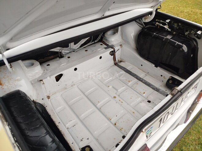 LADA (VAZ) 2107 2007, 100,000 km - 1.6 l - Qax