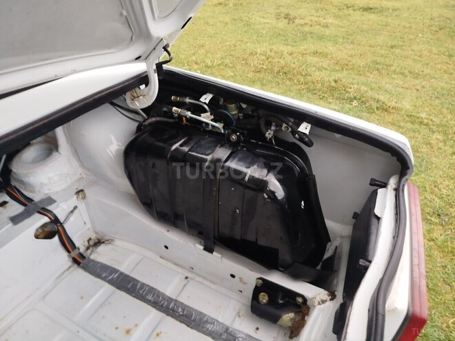 LADA (VAZ) 2107 2007, 100,000 km - 1.6 l - Qax