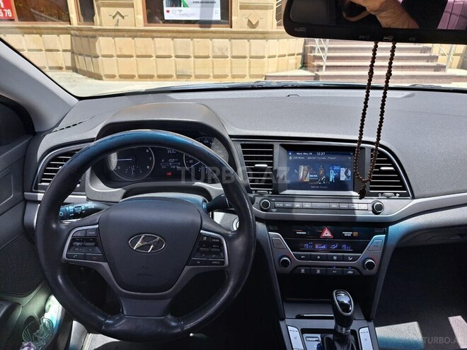 Hyundai Avante 2017, 175,000 km - 1.6 l - Bakı
