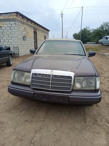 Mercedes E 250 1991, 237,523 km - 2.5 l - İmişli