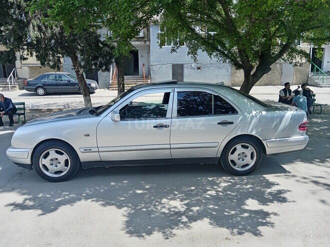 Mercedes E 220 1997, 320,000 km - 2.2 l - Bakı