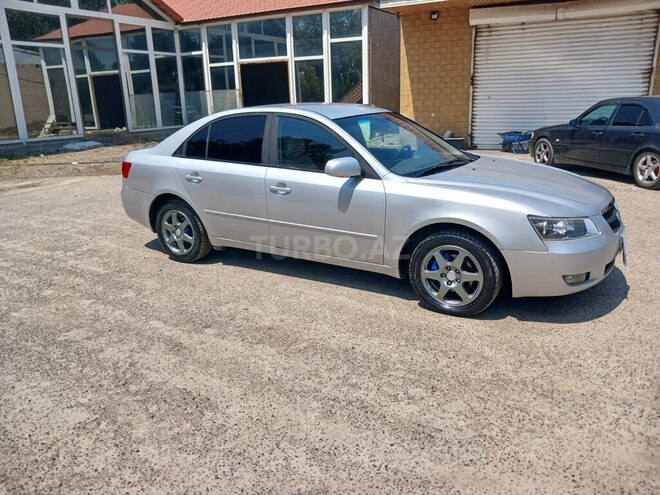 Hyundai Sonata 2006, 31,000 km - 2.4 l - Salyan