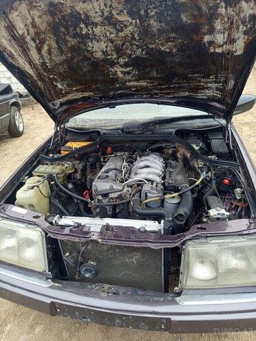 Mercedes E 250 1991, 237,523 km - 2.5 l - İmişli