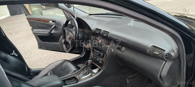 Mercedes C 240 2002, 396,582 km - 2.6 l - Tovuz