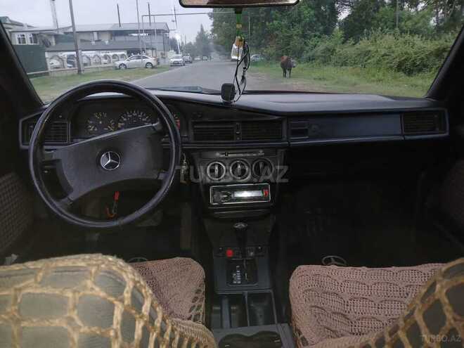Mercedes 190 1990, 254,880 km - 2.0 l - Qax