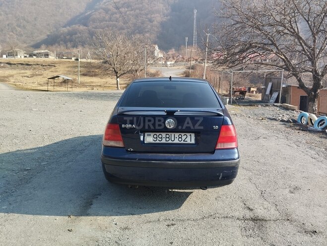 Volkswagen Bora 1999, 402,000 km - 1.6 l - Qax