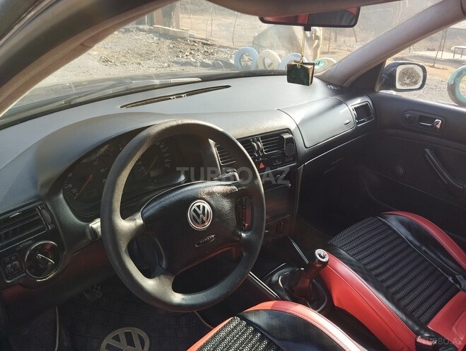 Volkswagen Bora 1999, 402,000 km - 1.6 l - Qax