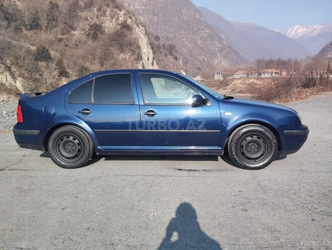 Volkswagen Bora 1999, 402,000 km - 1.6 l - Qax