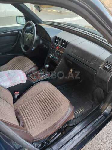 Mercedes C 220 1999, 305,247 km - 2.1 l - Bakı