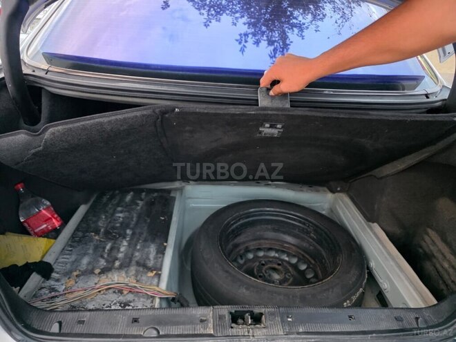 Mercedes E 240 1998, 278,000 km - 2.4 l - Sumqayıt