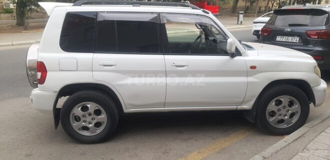 Mitsubishi Pajero io 2001, 265,000 km - 2.0 l - Bakı