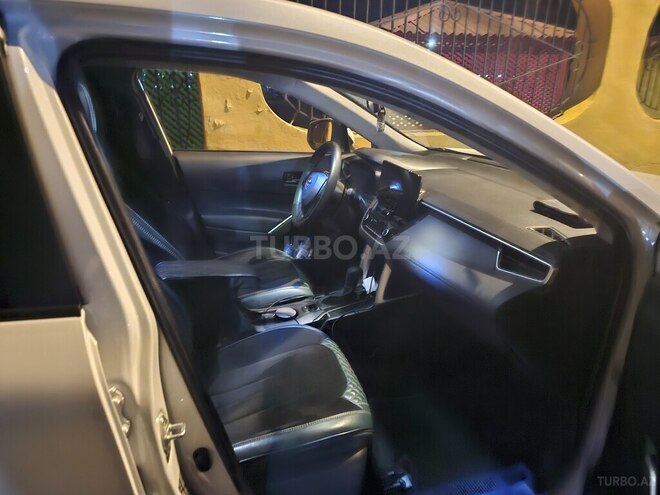 Toyota Corolla Cross 2024, 22,000 km - 2.0 л - Bakı