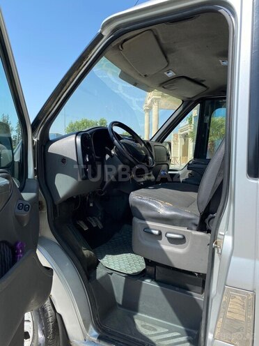 Ford Transit 2002, 350,000 km - 2.0 l - Samux