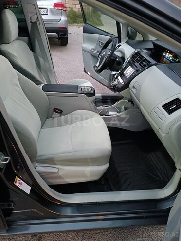 Toyota Prius V 2012, 305,609 km - 1.8 л - Bakı